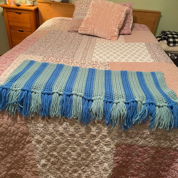 Brand New Homemade Crochet Throw - Picture 3 of 6